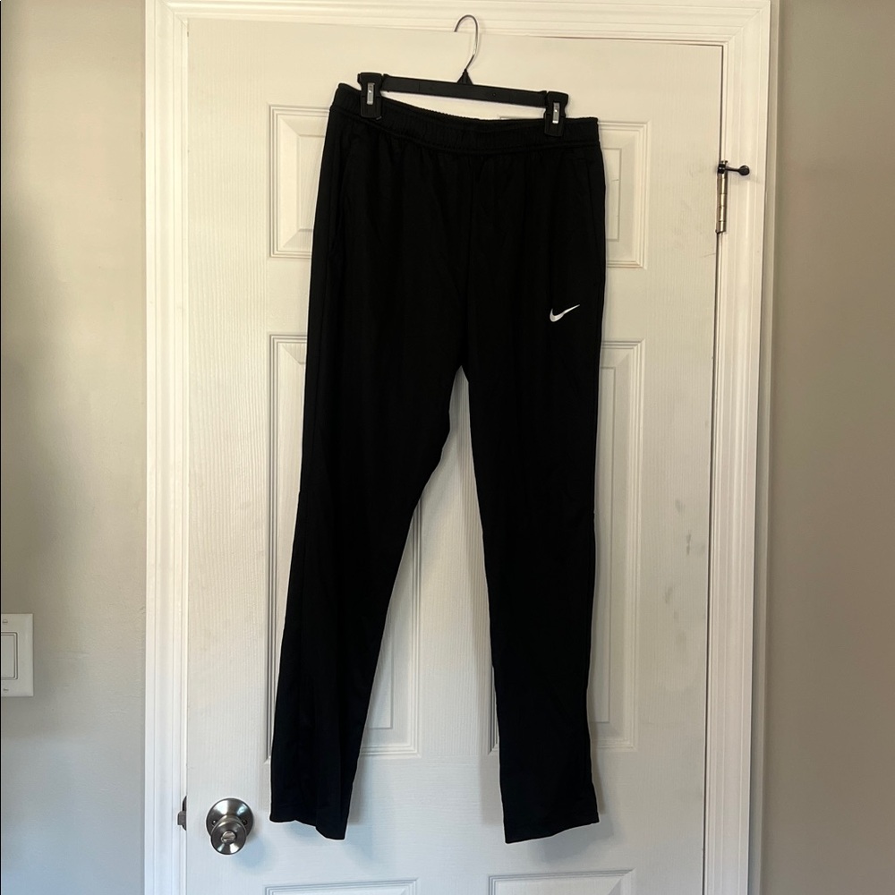 NWT women’s Nike dri-fit pants - medium